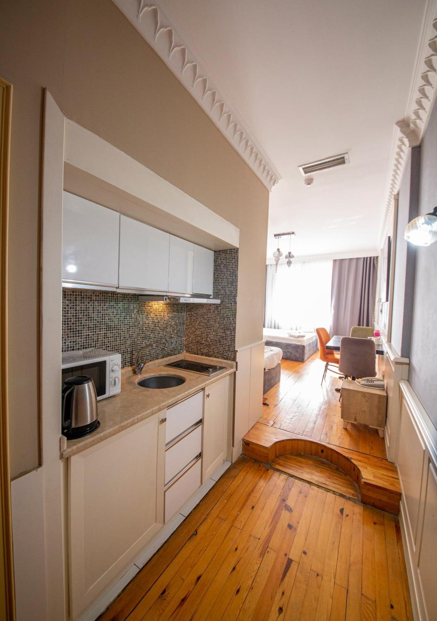 Royal Garden Suite And Hotel Istanbul Eksteriør billede